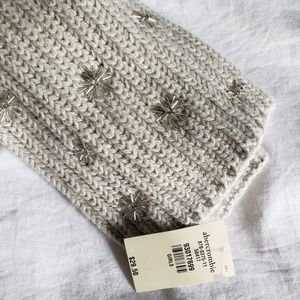 NWT abercrombie Girls Embellished Knit Scarf